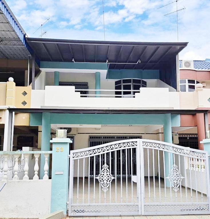 23 Sri Kluang Homestay - Up To 15Pax 外观 照片